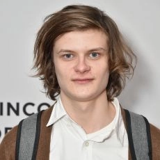 Charlie Tahan