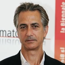 David Strathairn