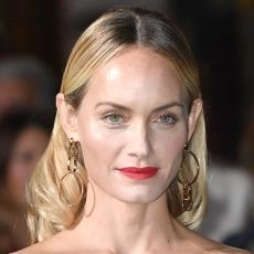 Amber Valletta