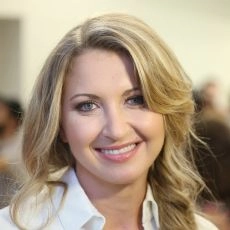 Nina Arianda