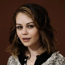 Alexis Dziena