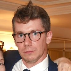 Karl Davies