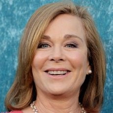Roxanne Hart