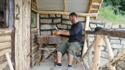 Lesnoy_Near the fire